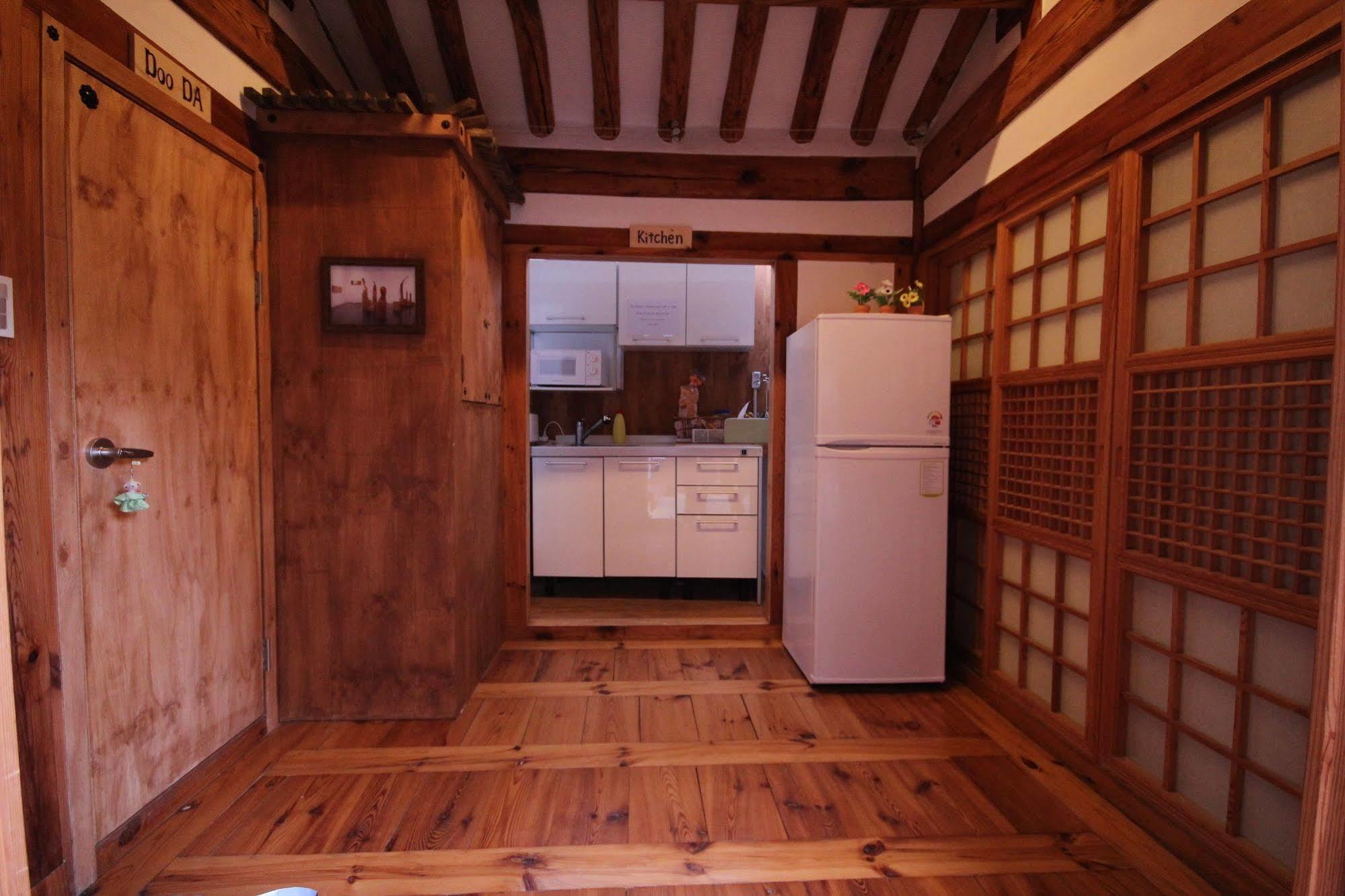 Doo Hanok Guesthouse Seoul Exterior photo